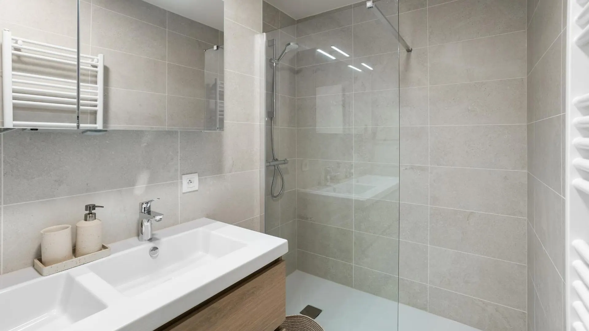 Stay Oostende - Modern, Design En Warm App 4P Ostend