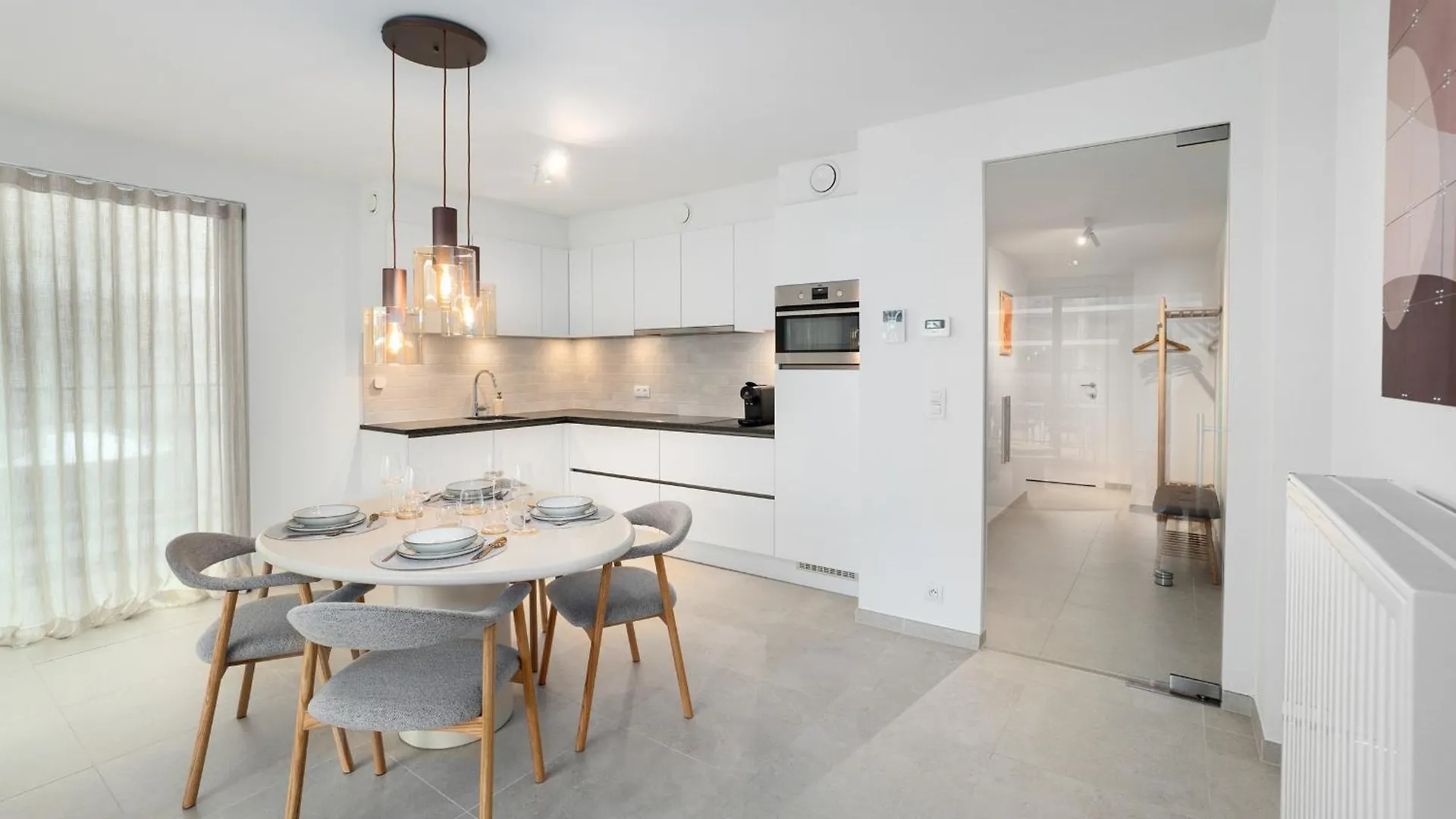 Stay Oostende - Modern, Design En Warm App 4P